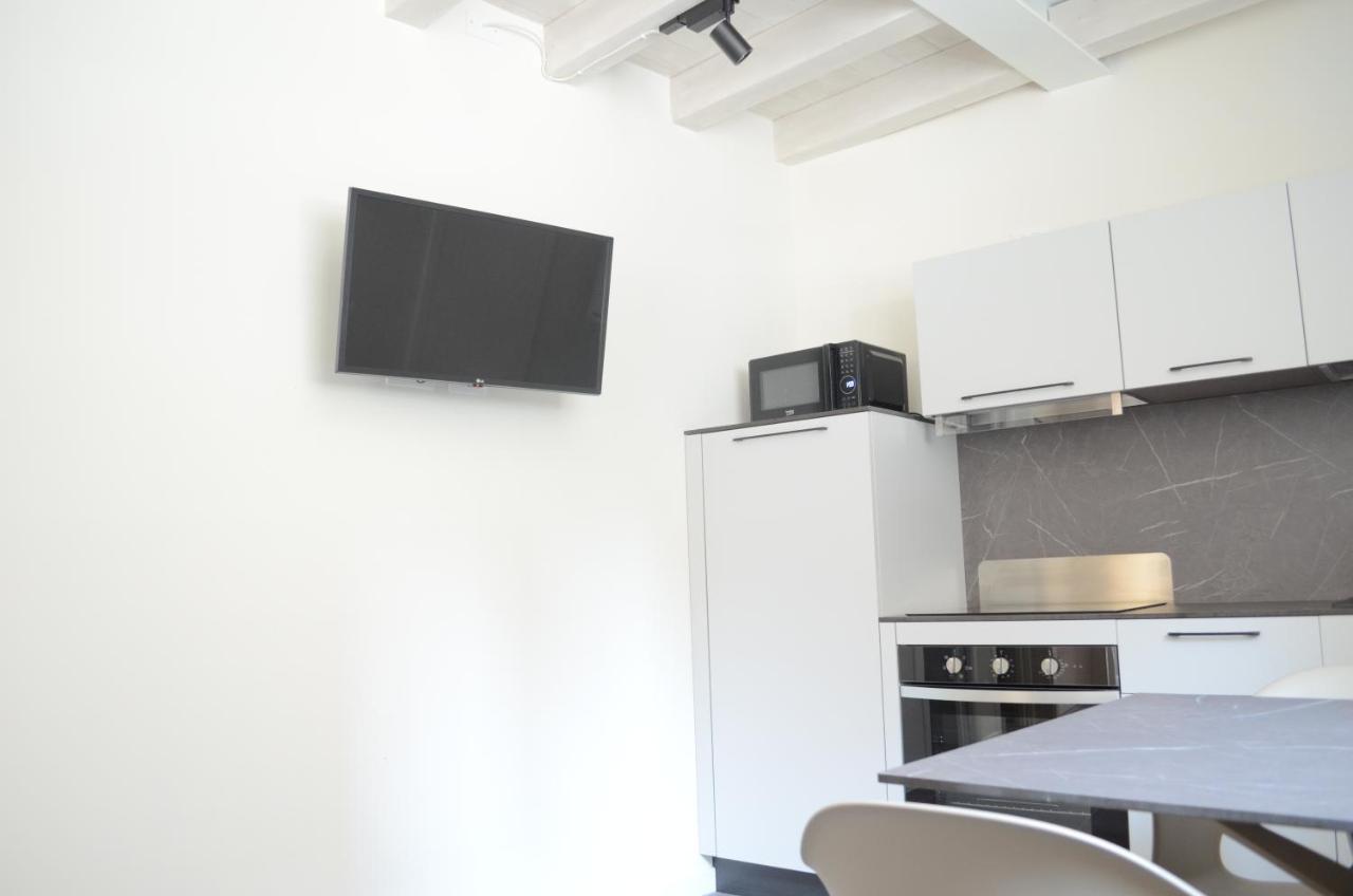 La Casa Incartata Apartment ตอสโกลาโน มาแดร์โน ภายนอก รูปภาพ