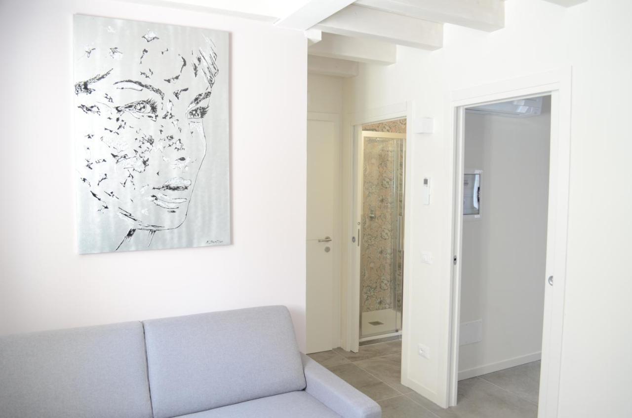La Casa Incartata Apartment ตอสโกลาโน มาแดร์โน ภายนอก รูปภาพ