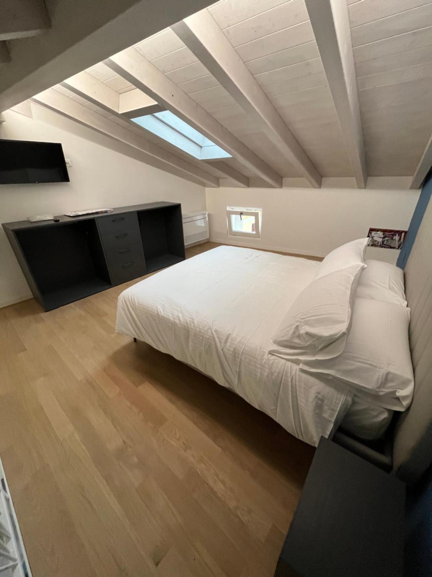 La Casa Incartata Apartment ตอสโกลาโน มาแดร์โน ภายนอก รูปภาพ