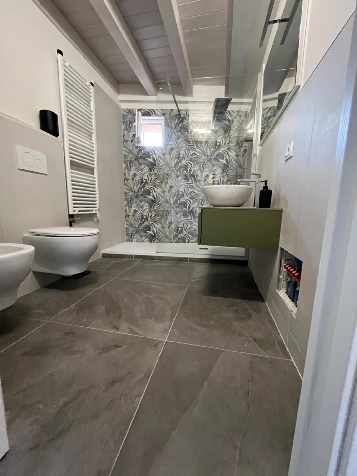 La Casa Incartata Apartment ตอสโกลาโน มาแดร์โน ภายนอก รูปภาพ